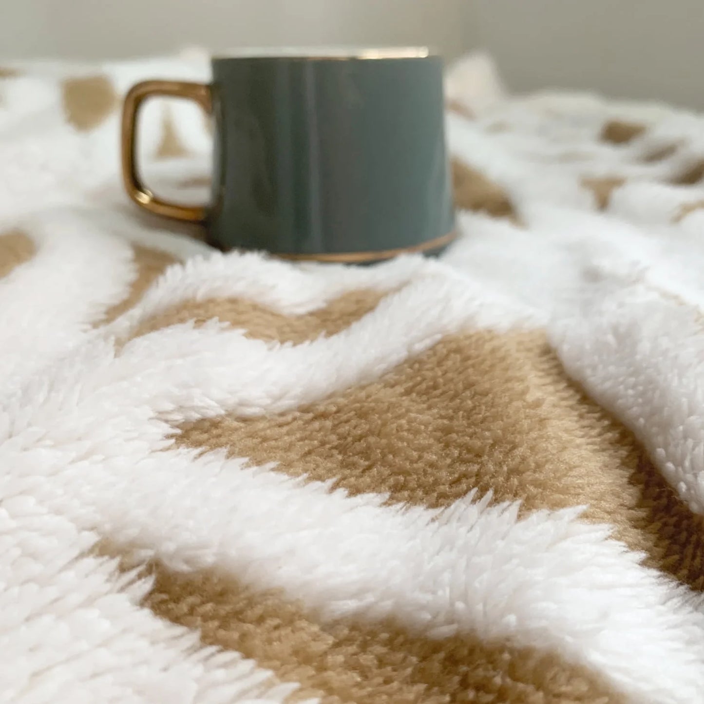 Sherpa Fleece Blanket Fuzzy Soft Throw Blanket Dual Sided Blanket for Couch Sofa Bed (Khaki,51"X63")