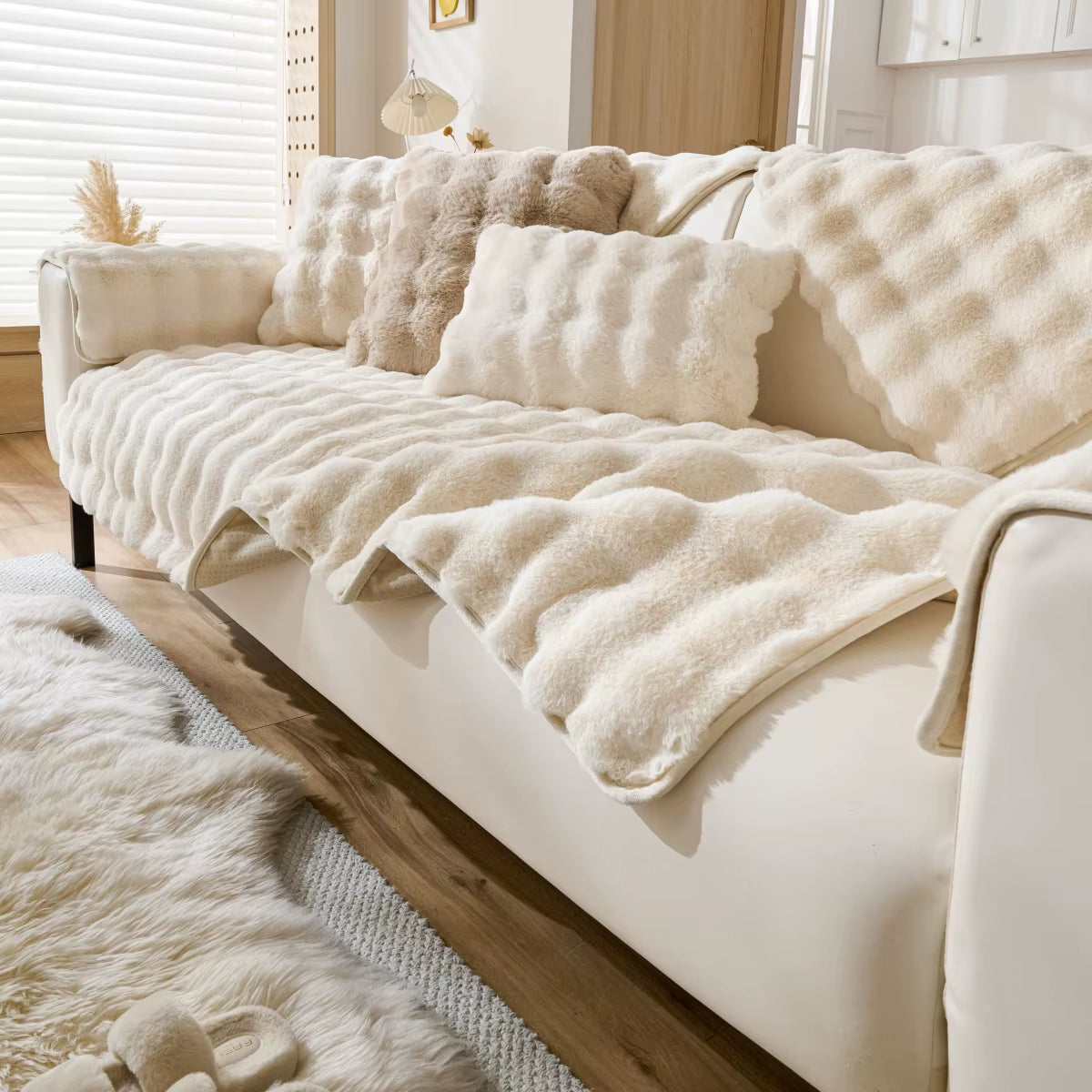 Thicken Imitation Rabbit Fur Plush Sofa Slipcover Non-Slip Soft Sofa Towel Couch Cushion Cover for Living Room Modern Home Decor