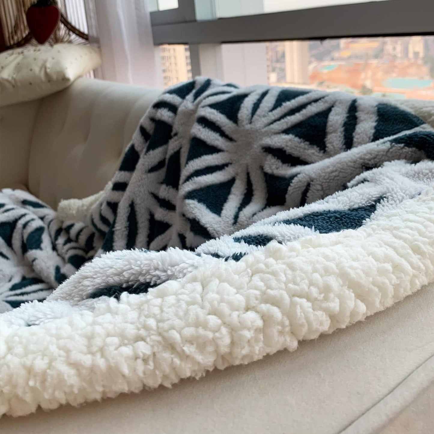 LOMAO Sherpa Fleece Blanket Fuzzy Soft Throw Blanket Dual Sided Blanket for Couch Sofa Bed (Navy, 90''X90'')